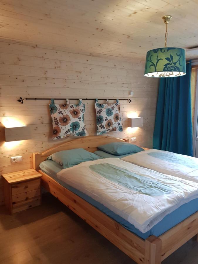 Pension Rosenheim Treffen Luaran gambar